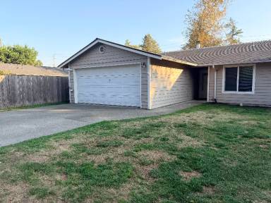 Main picture of 9806 10th Ave E