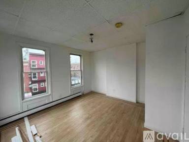 Main picture of 74 Market St