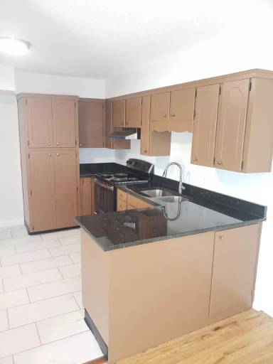 Main picture of 6614 W 93rd Ter