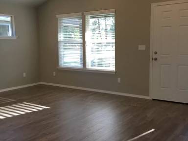 Main picture of 1281 W Rail Way