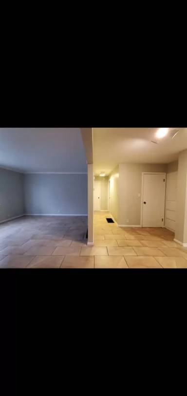 Main picture of 560 S Kelsey Ave
