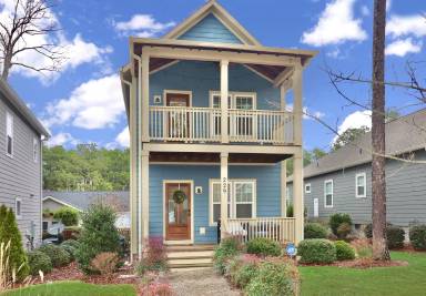 Main picture of 229 Springwood Way