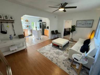 Main picture of 7514 Lakeshore Dr