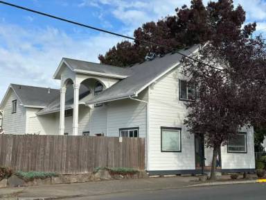 Main picture of 3289 3rd St