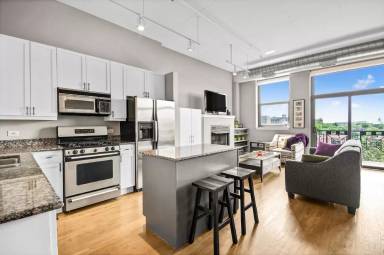 Main picture of 1301 W Madison St Apartments