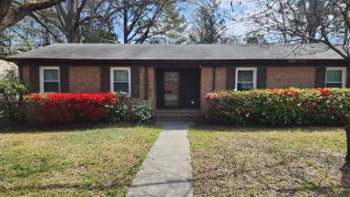 Main picture of 1023 W Wright Rd