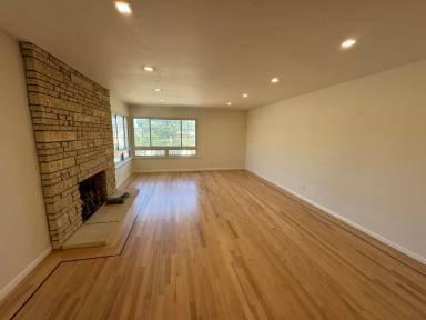 Main picture of 330 Poplar Ave