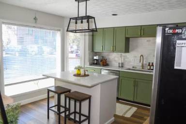 Main picture of 835 Battlefield Dr