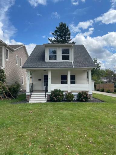 Main picture of 1397 Summit Dr