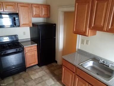 Main picture of 1140 River St