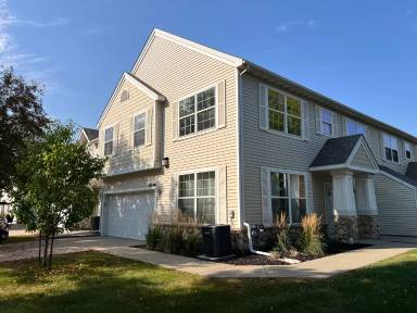 Main picture of 277 S 79th St