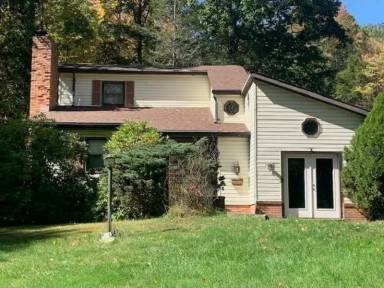Main picture of 3780 Highland Tpke