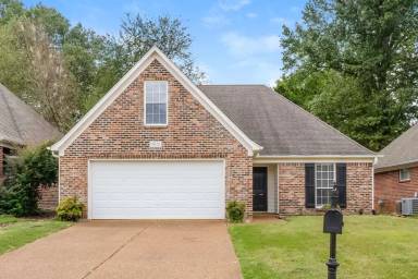 Main picture of 4825 Graham Lake Dr