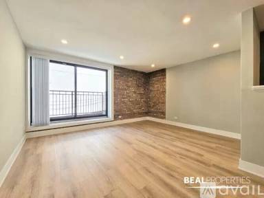 Main picture of 1220 N La Salle Dr