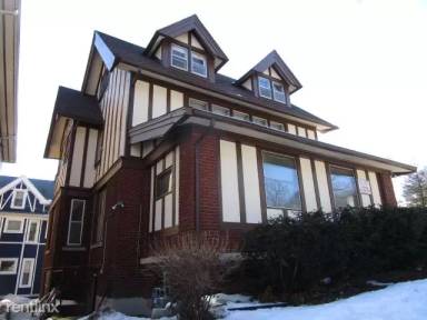 Main picture of 149 E Gilman St