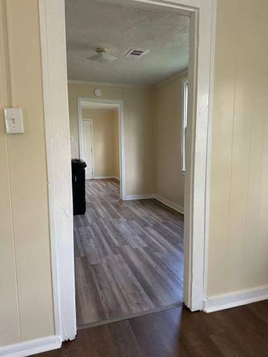 Main picture of 102 Roosevelt Rd