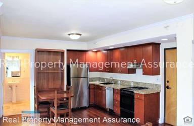 Main picture of 1005 SW Park Ave