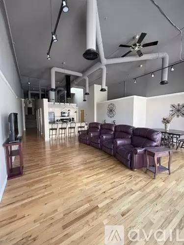 Main picture of 315 Main St