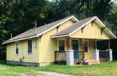 Main picture of 2134 N Newton Ave