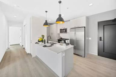 Main picture of 2131 N Elston Ave