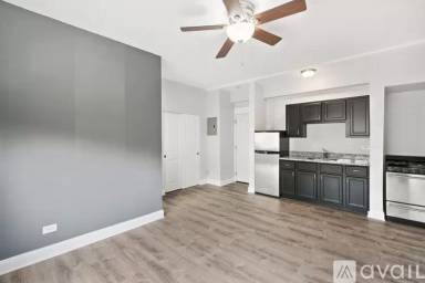 Main picture of 4555 N Malden St