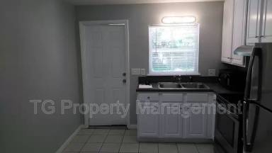 Main picture of 207 7th St S