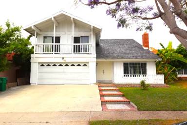 Main picture of 5051 Yearling Ave