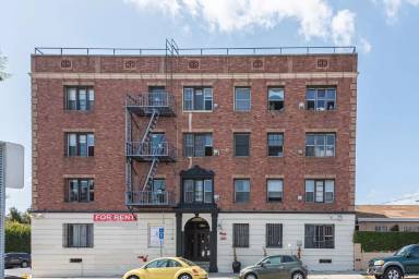 Main picture of 1059 S Manhattan Pl