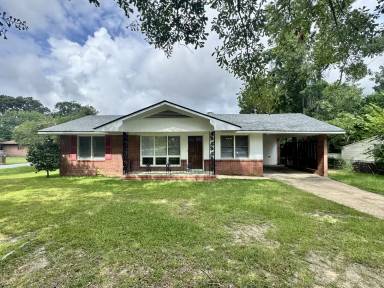 Main picture of 7605 Carol Dr