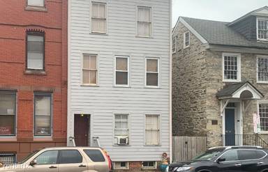Main picture of 314 W State St