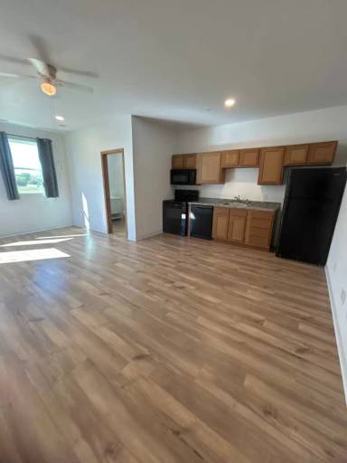 Main picture of 401 1st Ave