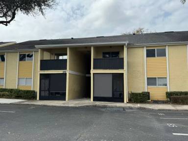Main picture of 916 Lake Destiny Rd