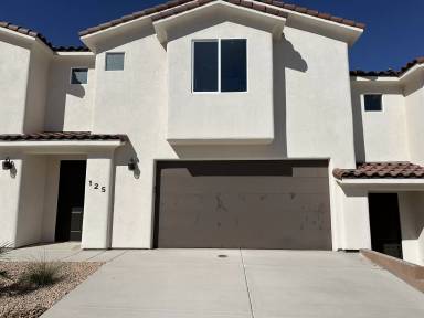 Main picture of 125 N 2470 W
