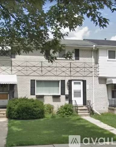 Main picture of 222 N Christine Cir