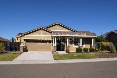 Main picture of 7820 Live Oak Way