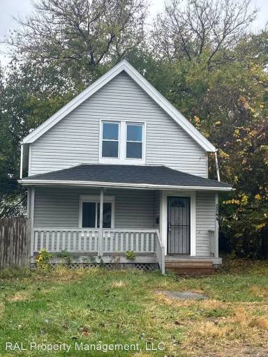 Main picture of 2244 E 69th St
