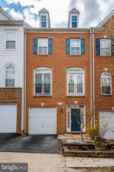 Main picture of 6927 Rolling Creek Way