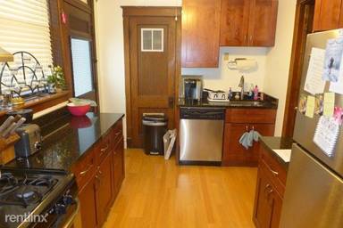 Main picture of 1208 W Oakdale Ave