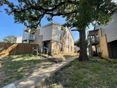 Main picture of 1104 Autumn Cir