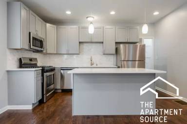 Main picture of 1926 W 21st Pl