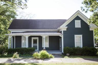 Main picture of 125 Childs St