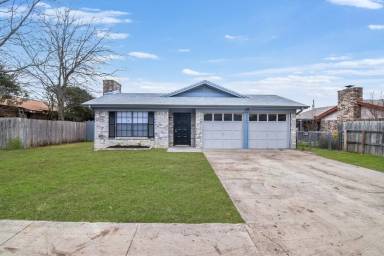 Main picture of 3103 Chisholm Trl