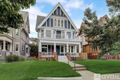 Main picture of 2908 W McKinley Blvd
