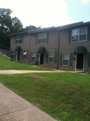 Main picture of 829 N Oakland Ave