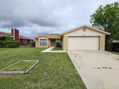 Main picture of 107 Bridle Dr