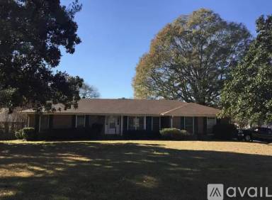 Main picture of 302 Maddox Rd