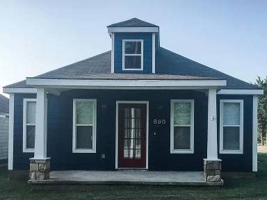 Main picture of 890 W Cato Springs Rd