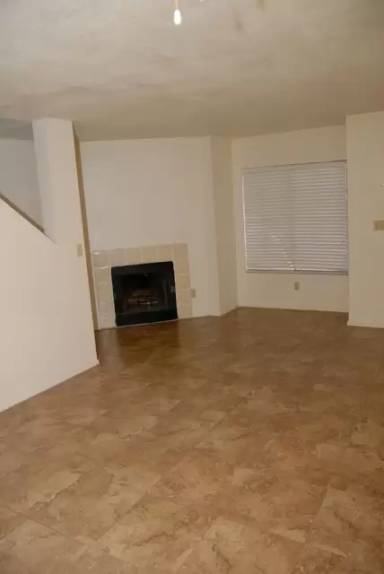 Main picture of 1055 W 5th St