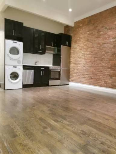 Main picture of 340 3rd Ave