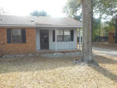 Main picture of 206 Flores Ln